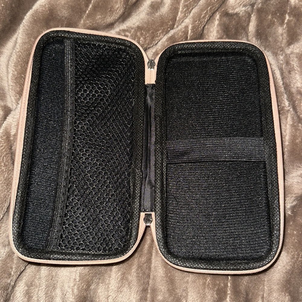 Pink accessories case - Picture 2 of 3